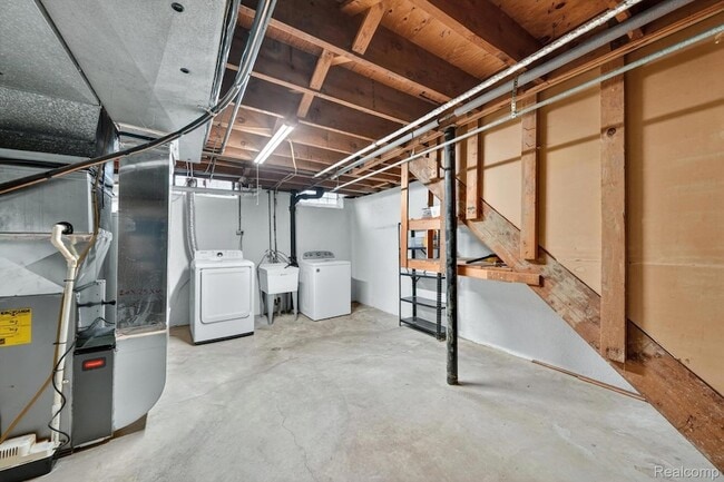 Building Photo - 11223 Hemlock Dr