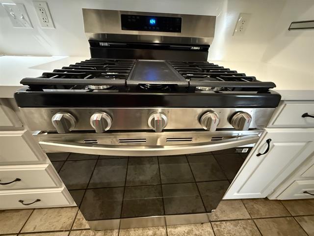 Building Photo - 318 Shade tree St