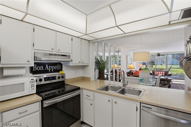 Building Photo - 1086 Forest Lakes Dr