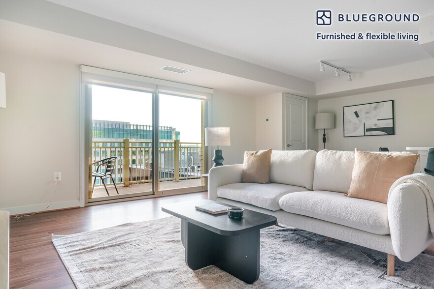 Primary Photo - 4001 9th St N