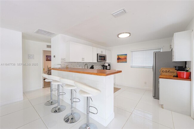 Building Photo - 1453 NW 10th St