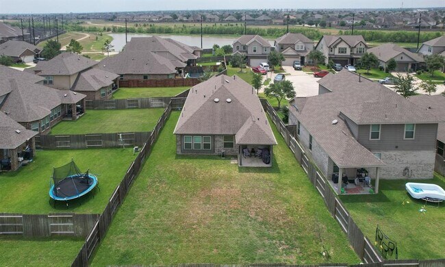 Building Photo - 20202 Creekdale Bend Dr