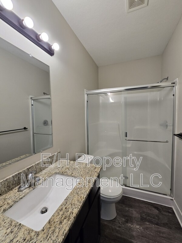 Building Photo - 3321 E Aster St
