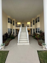 Building Photo - Furnished 2 Bedroom 2 Bath Condo in Grove ...