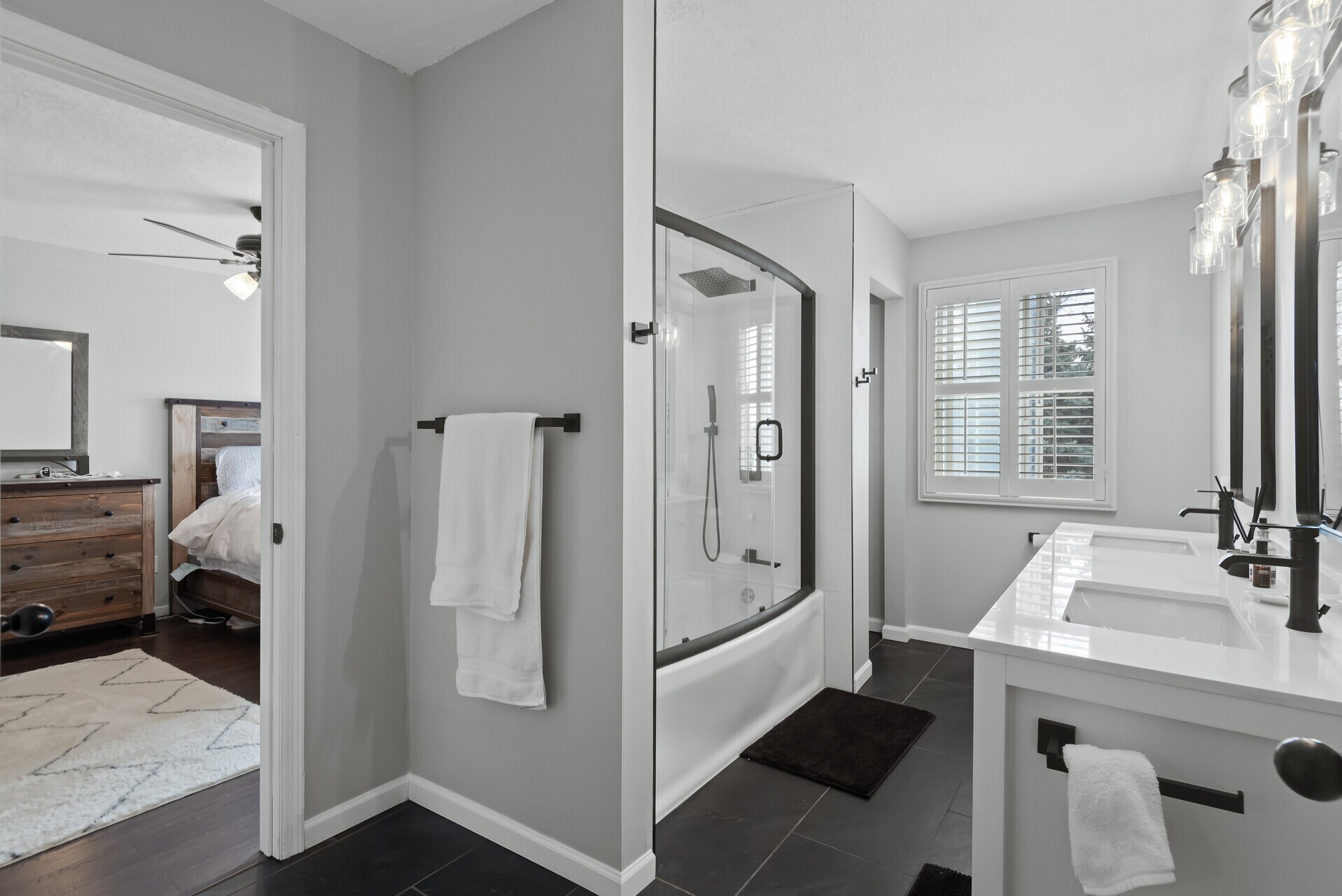 Attached Master Bathroom - 13055 Europa Trail Way N