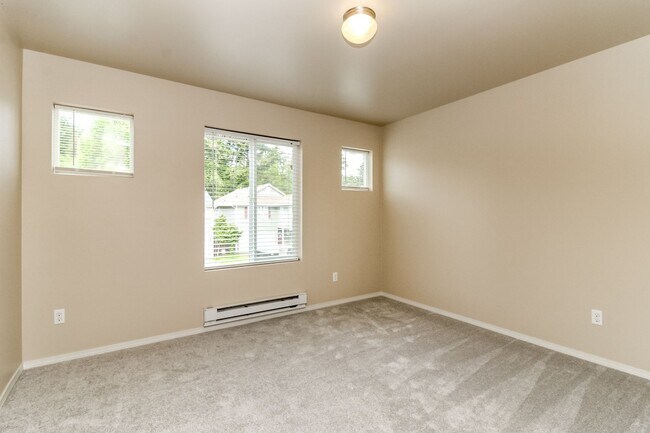 Building Photo - 1360 Sinclair Dr