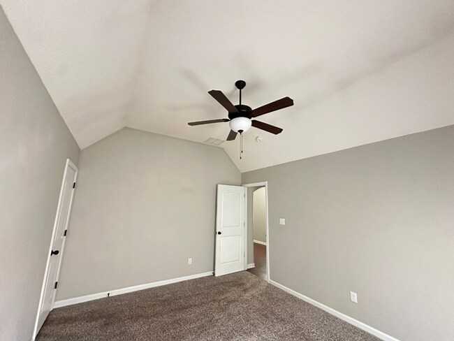 Building Photo - Charming 3BR/2BA Bartlett Area Home | Soaring High Ceilings, Fireplace & 2-Car Garage