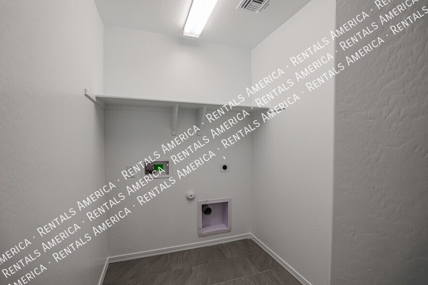 Building Photo - 25196 N 142nd Dr