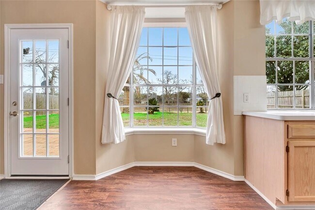 Building Photo - 4323 Ringrose Dr