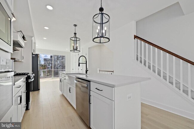 Building Photo - 9117 Crk Btm Ln