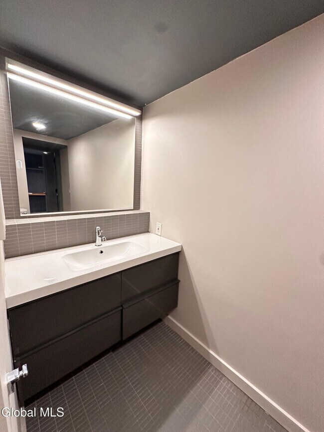 Building Photo - 53 3rd St