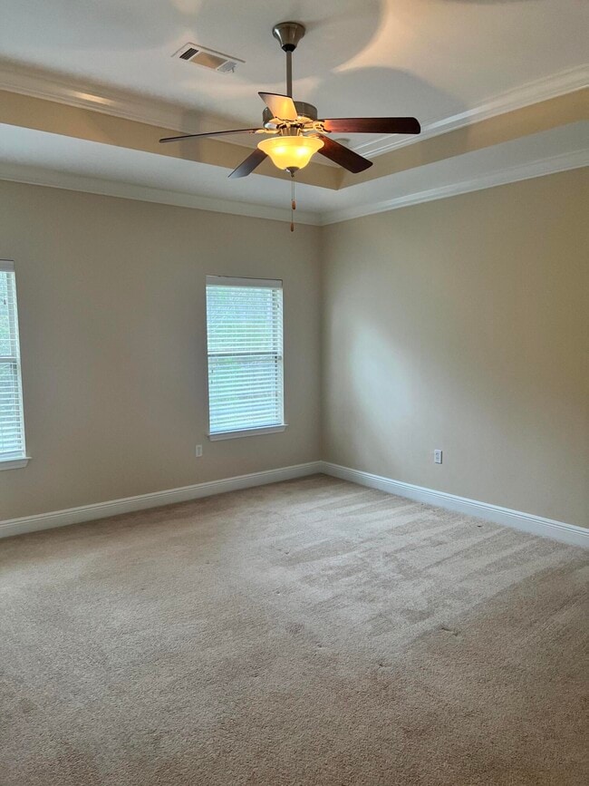 Building Photo - 123 Crab Apple Ave