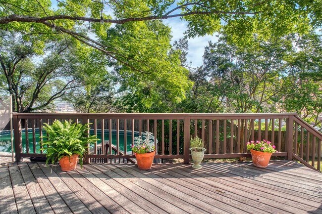 Building Photo - 7201 Breezy Pass Cove