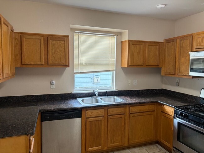 Building Photo - 3620 Clermont Dr