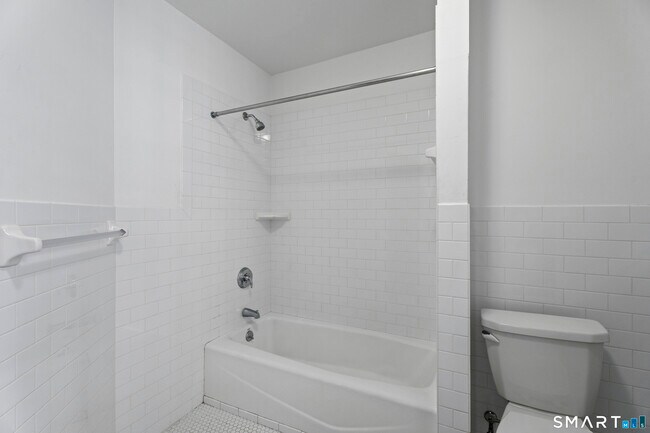 Building Photo - 251 Lawrence St