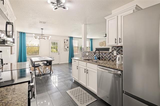 Building Photo - 1513 Lone Star Ct