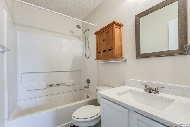 Building Photo - 5002 River Kenton