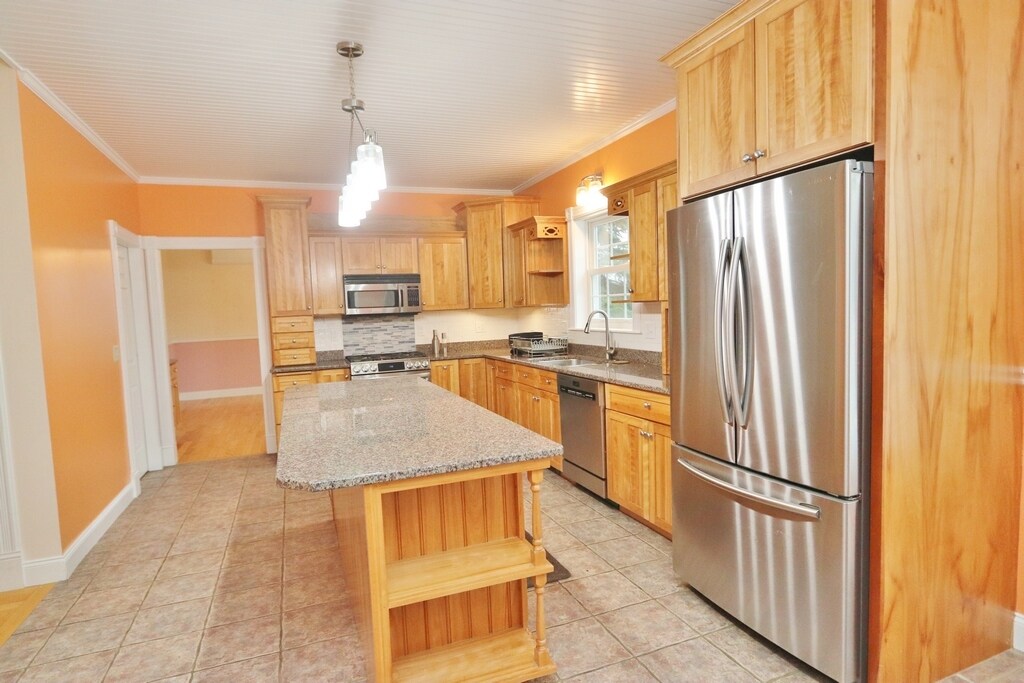 Building Photo - 21 Longmeadow Dr