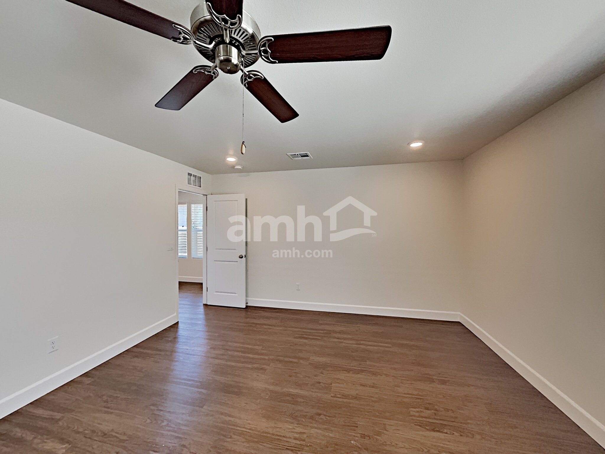 Building Photo - 1509 Garden Swing Ave