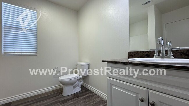 Building Photo - 15946 Silver Tip Way