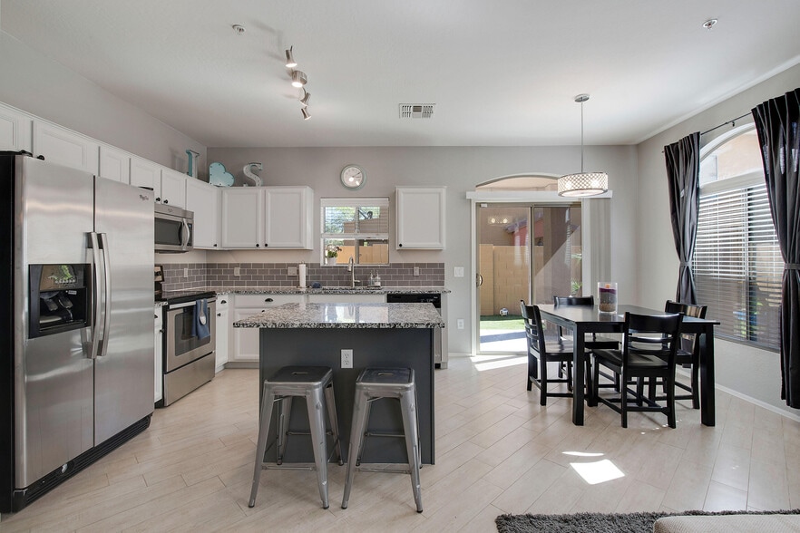 Kitchen - 2250 E Deer Valley Rd