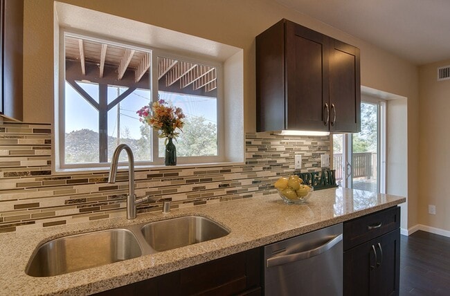 Building Photo - Barcelona Ridge Estates