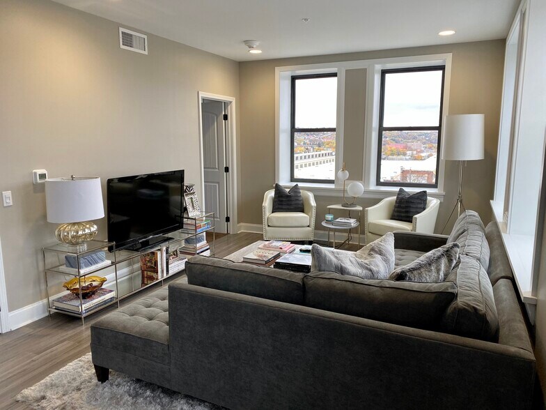 Building Photo - 108 Washington N Ave