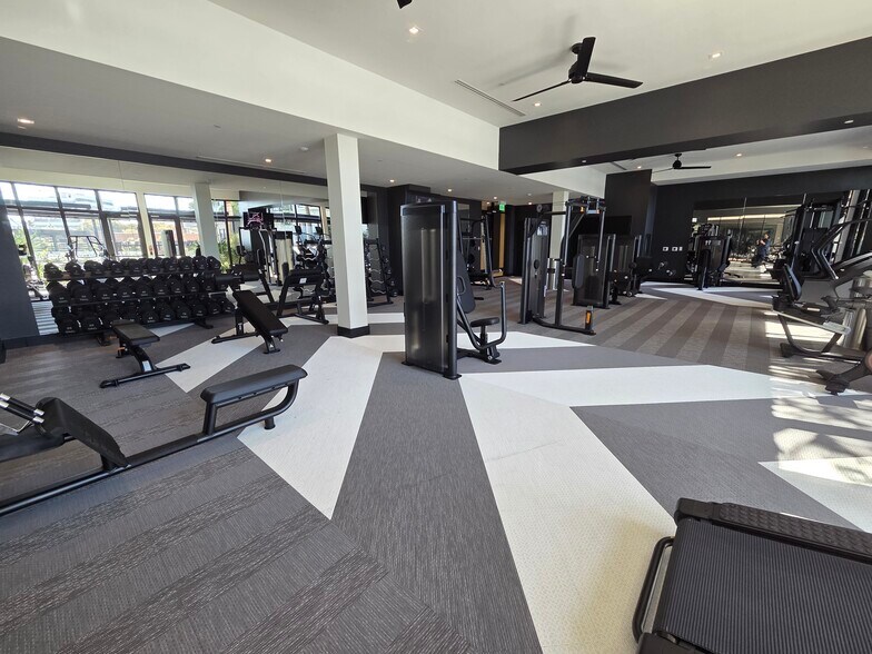 Building Photo - 1640 NE 125th St