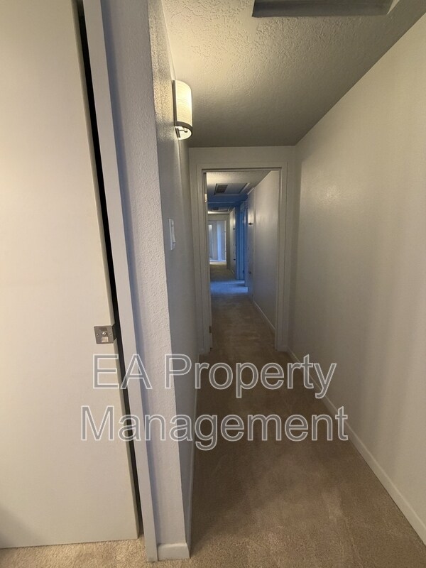 Building Photo - 1331 Park Ave SW