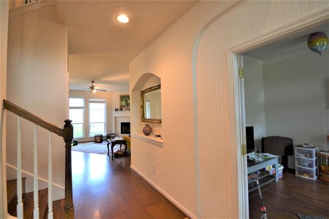 Building Photo - 12110 Laurel Ct