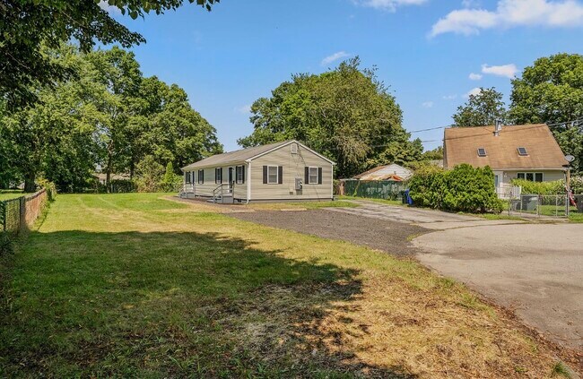 Building Photo - 27 Joliet Ct