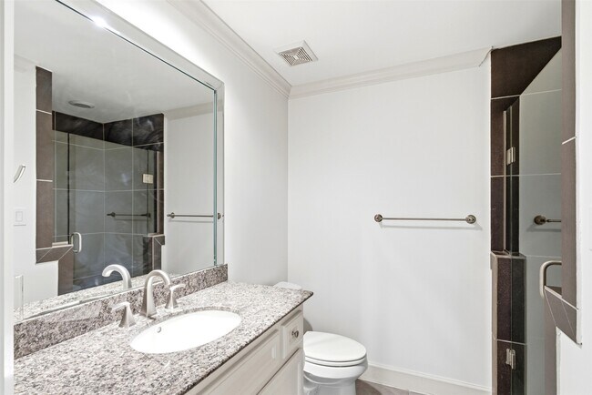 Building Photo - 1408 Rosedale St
