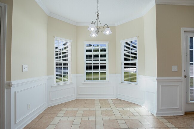 Building Photo - 678 Red Oak Ln