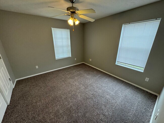 Building Photo - updated  1 Bedroom 1 bath Apartment