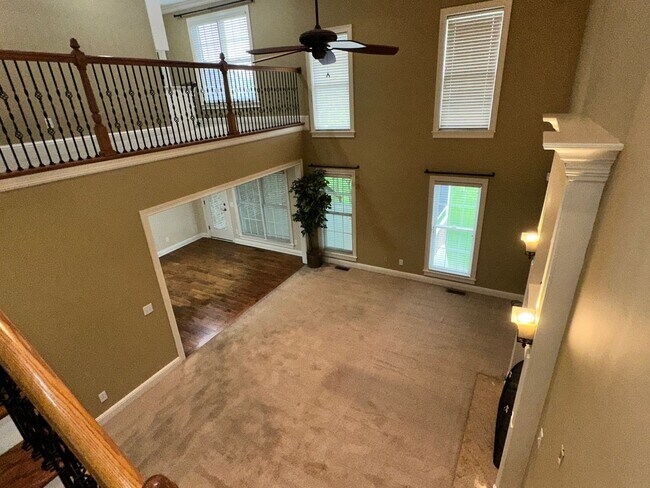 Building Photo - BEAUTIFUL, SPACIOUS 5 BR, 4.5 BATH HOME! G...
