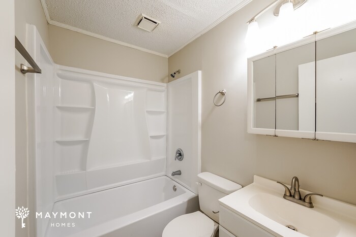Building Photo - 1013 Sandy Brook Cir