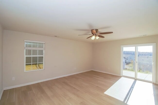 Building Photo - 361 Hollingswood Dr