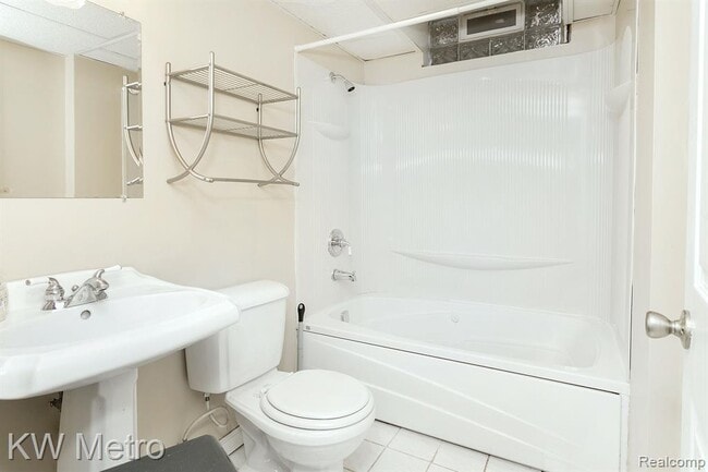 Building Photo - 1907 N Connecticut Ave