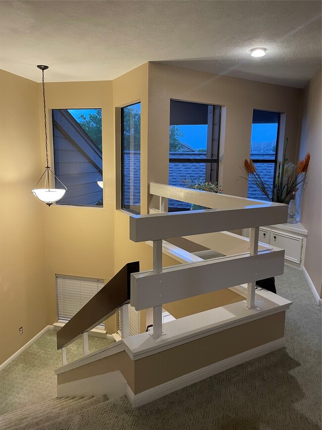 Building Photo - 2619 Sailboat Dr