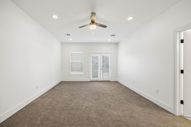 Building Photo - 4512 Noble St