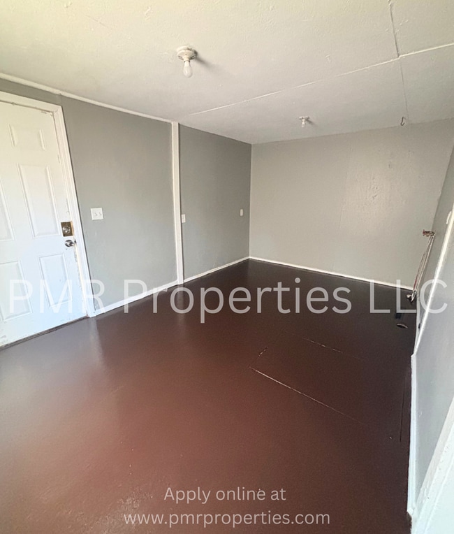 Building Photo - 908 Richardson St