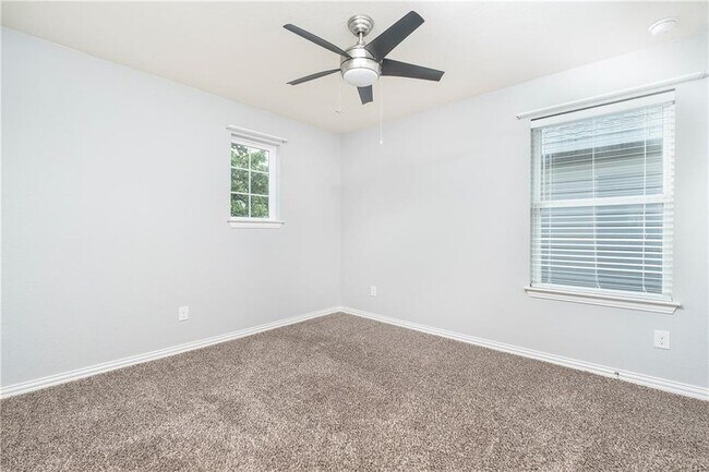 Building Photo - 720 Bonnet Blvd