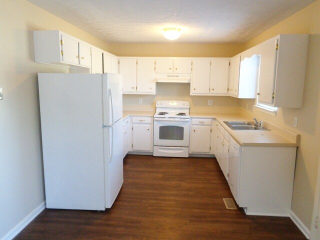 Building Photo - 2836 Islington Dr