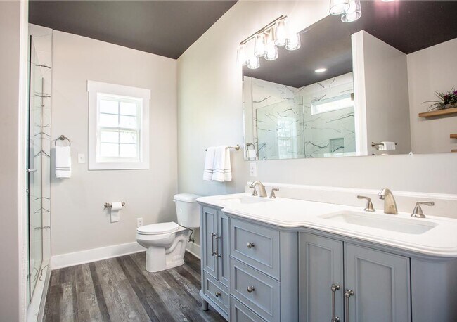 Building Photo - 823 Meridian Rd