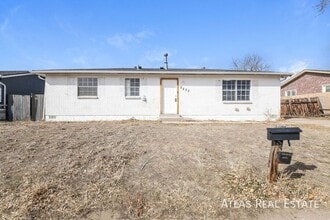 Building Photo - 5533 Xanadu St