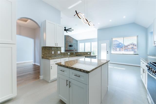 Building Photo - 6605 Baycrest Cir