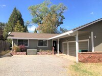 Building Photo - 3/2 home in Lake Wildwood Gated Community, Penn Valley, CA 95946