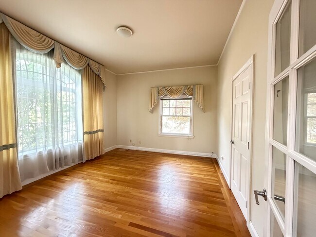 Building Photo - 738 Palmera Ct