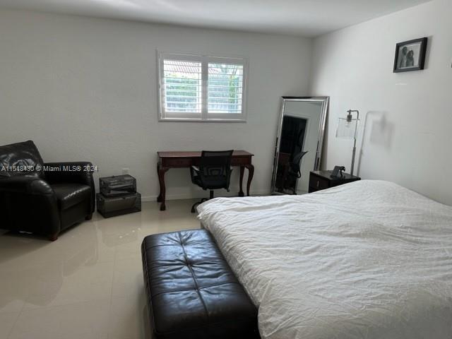 Building Photo - 9540 SW 68th St