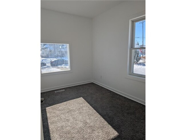 Building Photo - 302 E 48th St